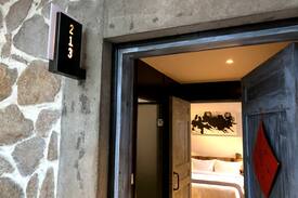Sanquansi Hotel | 五台山聽山民宿 翠岩峰听泉全景房 可看见五台山的中台 213