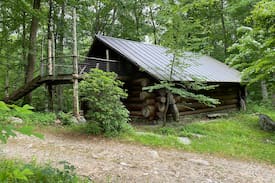 Redding Ridge Cabin | Tulip Log Cabin at Sticks and Stones Farm