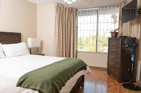 New Kingston Apartment | New Kingston Apt with Swimming Pool and great Wifi