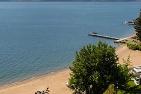 Central Okanagan Cabin | Lakefront Boucherie Beach Cottages
