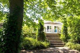 Borne Villa | Wellness badhuis in hartje Borne.