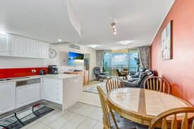 Redcliffe Apartment | Seacliffe Mansions - Water views + roof top area