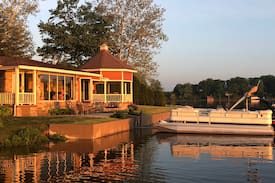 New Carlisle Cabin | Hudson Lake Hideaway