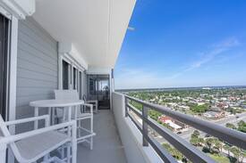 Seabreeze Park Apartment | Oceanfront Horizons Condominium -3BR/2BA - #1701