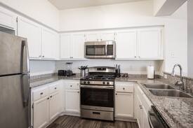 Silverado Ranch Apartment | Relaxing, 2 bedroom Apartment 15min from strip.