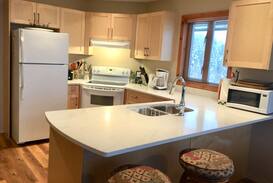 Courtenay Villa | Strathcona Vacation Rental on Mount Washington