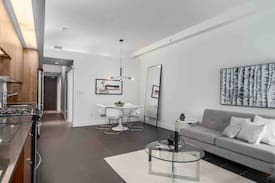 Gastown Apartment | Modern Downtown Loft w/ Parking