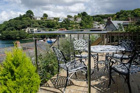 Fowey Cabin | Caffa Mill Cottage - Cornish cottage with views