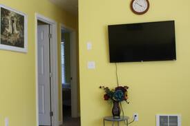 Coos Bay Apartment | Ladybug Retreat - close to downtown Coos Bay