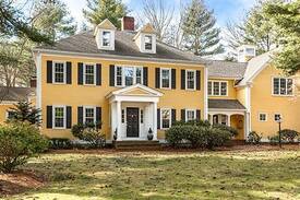 Mansfield House | Colonial Mansion- near gillette and xfinity center