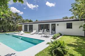 El Cid House | Spectacular New Palm Beach Cottage