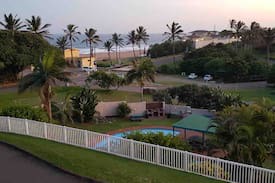 Umhlali Beach Apartment | Saltrock beach 6 Gleneagles entire home