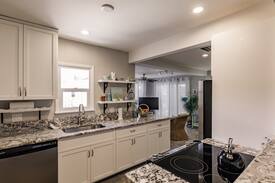 Allen Park House | Swan House Bungalow~along Historic, McGregor Blvd