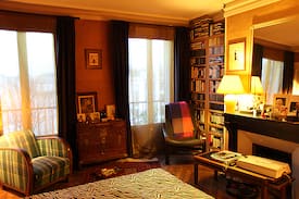 Quartier de la Salpetriere Apartment | B&B, Gay Life Style for Men. Paris