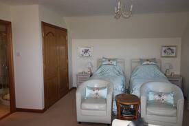Cromarty Firth Bed & Breakfast | Autumn Gold Plus,Jamie Fraser country, Culloden