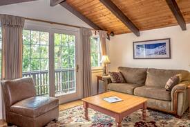 Intervale Villa | Cozy European Style Chalet (Unit B)