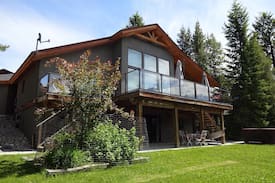 Golden House | Eagle's View Retreat
