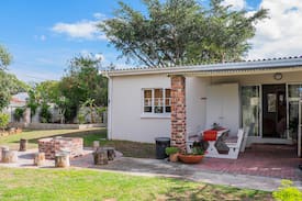 Walmer House | The Garden Cottage on 140 Fordyce, Walmer #