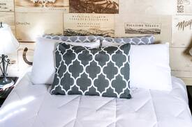 Napa House | Downtown Napa Retreat-Walking Distance to Main St.