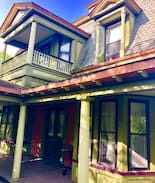 Bear River Other | The Hummingbird House and Farmacy Queen Room