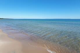 Wymbolwood Beach House | Cabin at Wymbolwood Lodge