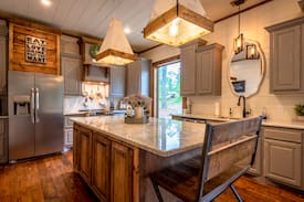 Broken Bow Cabin | Whiskey Creek-On the Creek, Farmhouse Decor