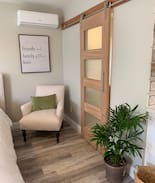 Downey House | Charming, Calm and Cozy - Tiny Guesthouse!