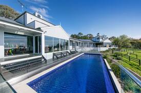 Red Hill Villa | South Hampton Luxury Retreat, pool, spa, bay views