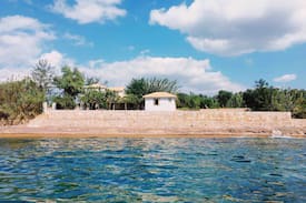 Vromonerion House | Dados Homes by the sea- Maisonette with balcony