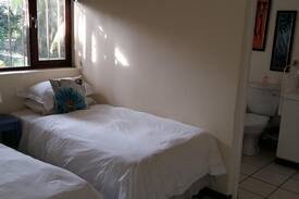 UPhongolo Bed & Breakfast | Room 5 - Sunflower - Guest House Pongola