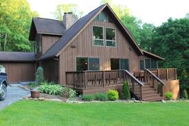Fayetteville House | Sugar Creek Chalet