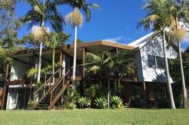 Hat Head House | Hat Head-JACKSONS on KOROGORO- Architectural home