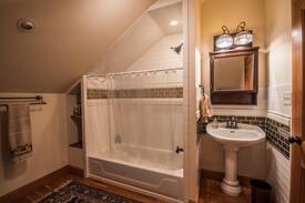 Charleston House | Charming Carriage House in Charleston, WV