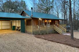 Oakland Cabin | Hidden Treasure at Enid Lake