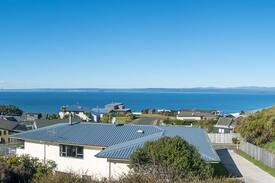 Whareroa Village House | Whareroa Lake View House