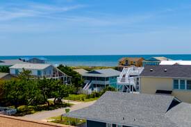 Holden Beach House | Summer Salt BRAND NEW LUXURY BEACH HOUSE PRIVATE POOL, ELEVATOR, POOL TABLE MINUTES FROM THE BEACH