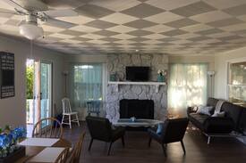 Sturgeon Bay Cabin | Sunshine's Bayshore Cottage - Waterfront Bliss!