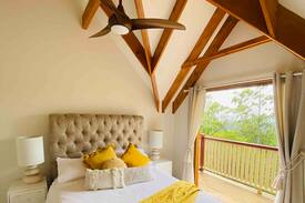 Eagle Heights Cabin | Daisy Cottage - Relax -Unwind -Enjoy -Mt Tamborine