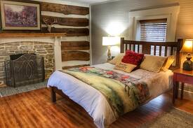 Frankfort Cabin | The Cottage at Seldom Scene Farm
