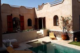 Oumnass Villa | Dar Ghizlane . Maison Berbère au pied de l'Atlas