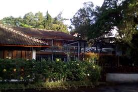 Pakem Villa | Villa Le Jardin Kaliurang (ENTIRE VILLA)