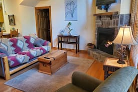 Reeds Spring Cabin | Cedar Creek Lodge - Stonebridge. 4 Master Suites