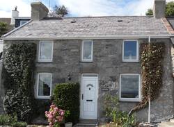 Moelfre Cabin | Idyllic Beach Cottage Moelfre