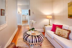 Vineyard Haven Apartment | Martha's Vineyard Pied-á-terre #2 Vineyard Haven