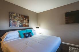 Hyde Park Apartment | Montrose Divine Studio | Medical Center 27
