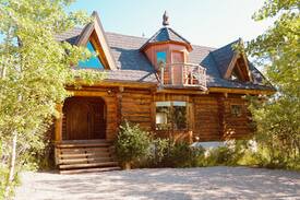 Beaver Mines Cabin | The Eagle House
