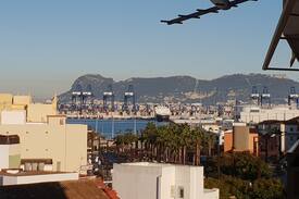Algeciras Apartment | Privateroom, la más cercana a estación de busytren