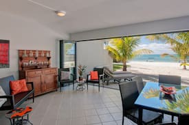 Pointe D'esny House | VILLA LE BONHEUR ON PARADISE BEACH