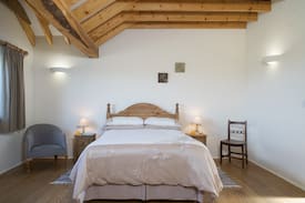 Whitland Cabin | Golygfa Preseli holiday cottage