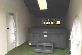Enniskillen Cabin | Crann Úll Cottage and Spa Get-away